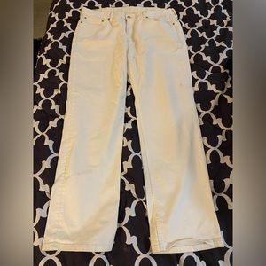 Men’s white Levi’s jeans